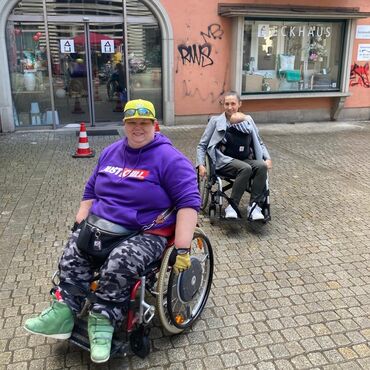 Beim Aktionstag für die Rechte von Menschen mit Behinderung am 5. Mai 2024 auf dem Unteren Markt in Würzburg.